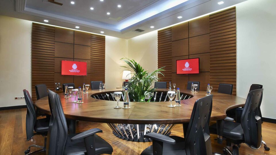 Pomegranate Wellness Spa 21