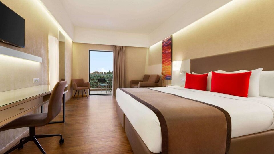Ramada Plaza Thraki 2