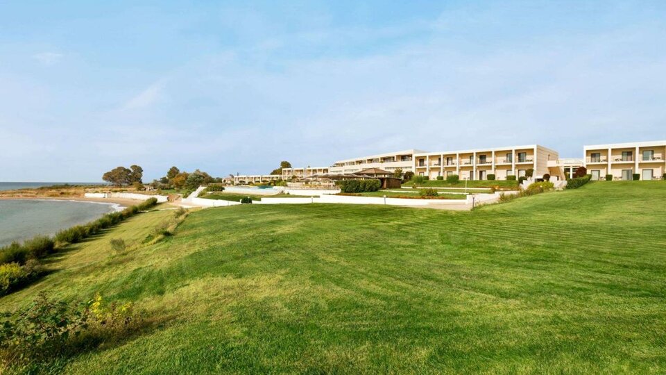 Ramada Plaza Thraki 12