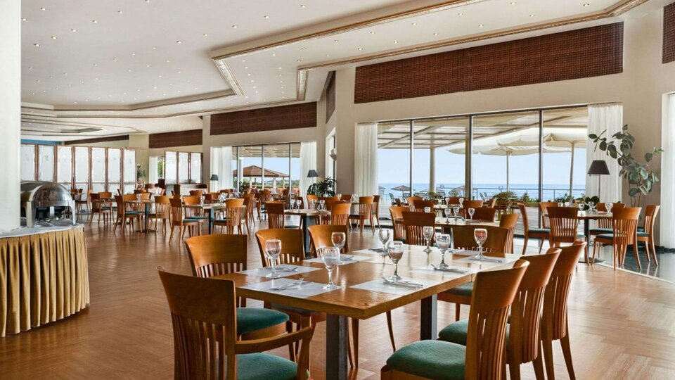 Ramada Plaza Thraki 3