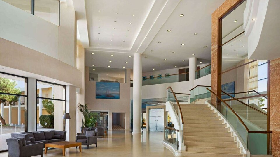 Ramada Plaza Thraki 9