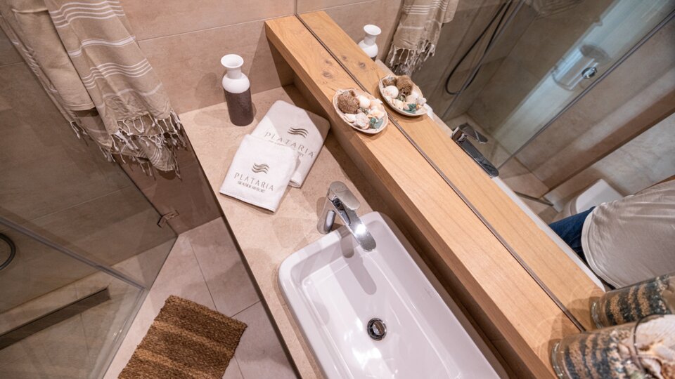 Plataria Seaside Resort 38
